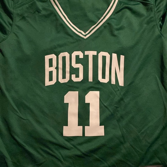 Kyrie Irving Jersey - Picture 1 of 2